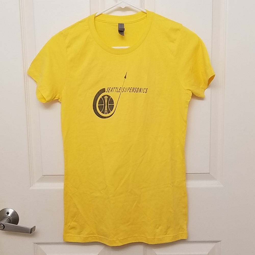 NWOT Retro Seattle Supersonics Logo TShirt